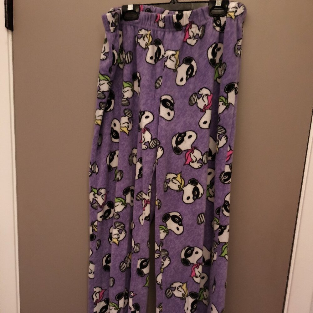 PEANUTS LIGHT PURPLE LOUNGE PANTS SIZE MEDIUM